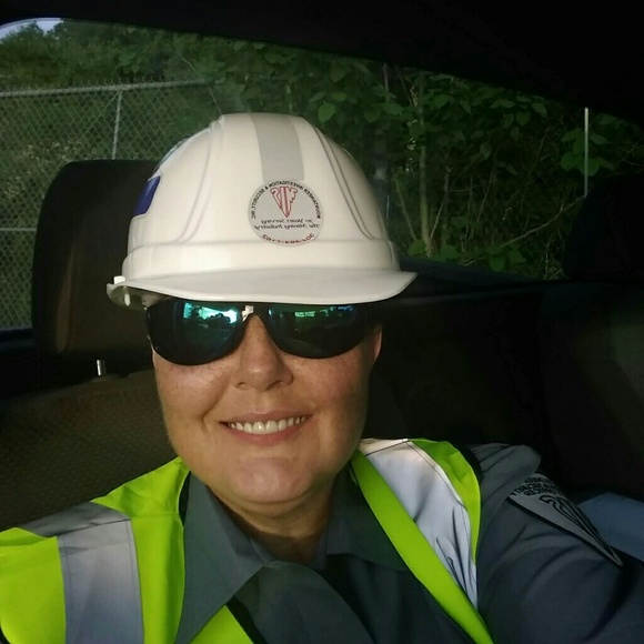 Meet your Posher, Gena USAF MOM - Picture 6 of 7